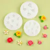 Tres moldes pequeños de silicona con forma de flor para manualidades DIY, fondant, chocolate, galletas y repostería