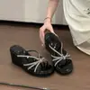 Chinelos de salto alto com sola grossa Chuyuji, sandálias plataforma para mulheres, calçado de verão para exterior, novo modelo 2026, absolutamente bonitas e confortáveis