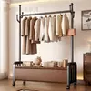 Arara de Chão Personalizável para Casa e Dormitório com Cesta e Rodas, Cabideiro Móvel para Quarto, Armazenamento Interno para Roupas, Toalhas, Chapéus