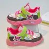 Zapatos deportivos para niños al por mayor 2026 otoño nuevo modelo malla transpirable zapatos para niñas princesa suela suave ligeros zapatos casuales
