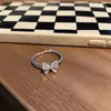 Anillo Casual con Textura Asimétrica para Mujer, Lujo Accesible Diseño de Nicho, Moda de Alta Gama y Elegante Anillo Combinado para Mejor Amiga