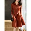 Vestido Cortavientos para Mujer 2026 Primavera y Otoño Nuevo Moda Retro Estilo Commuter Ceñido a la Cintura Adelgazante Elegante Abrigo de Longitud Media
