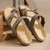 Fornecimento de Fábrica 2026 Novas Sandálias de Cortiça Femininas Sandálias Masculinas Modernas Sapatos de Praia para Casal Em Estoque Atacado