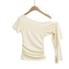 Verano 2025 Camiseta de Mujer Hot Girl con Cinta Hombro Inclinado Asimétrica Un Hombro Slim Plisada Puro Deseo Top de Manga Corta