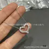 Collar de Corazón Chapado en Oro de Alta Gama con Diamantes Completos, Colgante Hueco de Oro de 18 Quilates y Cadena para Clavícula al por Mayor