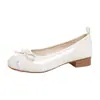 Zapatos planos para mujer con lazo dulce y tacón grueso, nuevos zapatos planos estilo hada 2026 con tacón medio, slip-on, punta poco profunda, zapatos planos beanie