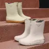 Botas de lluvia de moda transfronterizas para hombre, para exteriores, combinan con todo, impermeables, zapatos de pesca, antideslizantes, zapatos de goma para cocina, suela gruesa, resistentes al desgaste, botas de lluvia para hombre