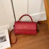 Bolso pequeño retro para mujer, nuevo bolso de hombro cruzado de moda para principios de otoño de 2026, bolso de mano cuadrado pequeño versátil para mujer