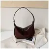 Bolsa de ombro feminina em camurça, novo estilo outono 2026, moderna e versátil, bolsa transversal fashion, bolsa de bolinho simples de alta qualidade