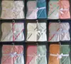 Las capas para bebé de importación vienen en colores más allá de los que se muestran en las fotos, se envían al azar. Contacte al servicio al cliente para capas de bebé de 0 a 1 año