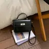 Bolso de Mano Pequeño Súper Popular Estilo Coreano para Mujer Nuevo Modelo 2026 Piel Suave Bolso Cruzado Versátil con un Toque de Alta Gama Bolso Pequeño Cuadrado de un Solo Hombro