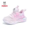 Sapatos infantis Babu Dou, tênis de verão respiráveis com malha única, design vazado e fivela giratória, sapatos casuais fofos para meninas pequenas