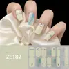 ZE16 refere-se a adesivos de unha estilo europeu e americano com grandes blocos de cor, estampas de leopardo, xadrez, estrelas, listras, e ornamentos para unhas.
