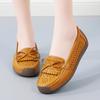 Sapatos femininos de tamanho grande Sapatos baixos ocos de verão para mães Slip-on Fundo macio Superfície macia Casual Confortável Sapatos de feijão Sapatos de camada única para mulheres