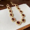 Set de pendientes redondos y collar vintage, cadena para la clavícula estilo palacio retro, joyería de lujo ligero de alta gama para mujer