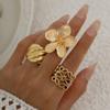 Europa y Estados Unidos joyería transfronteriza viento frío flor pequeña de cinco pétalos anillo de aleación creativo anillos huecos cuadrados traje nuevos productos