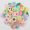 En stock, nuevo, dibujos animados transfronterizos, PVC, pegamento flexible, lindo parche de flores, bricolaje, carcasa de teléfono móvil, hebilla de zapato, accesorios de joyería, venta al por mayor
