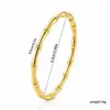Pulsera de bambú más vendida transfronteriza, moderna y de alta gama, estilo nicho, lujo ligero, estilo para el trabajo, accesorio de mano simple al por mayor