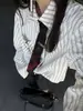 Camisa Listrada Seersucker Korean Cleanfit, Camisa Casual de Manga Longa com Ombros Retos de Alta Inteligência, Top Listrado Retrô