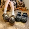 Sapatos femininos fofos e peludos, novos sapatos de algodão de inverno com velcro, versáteis para o uso diário, forrados com pelúcia, pantufas quentes de algodão para neve
