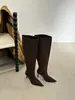 Botas de salto alto com bico fino acima do joelho para mulheres, novo estilo outono e inverno 2026, botas empilhadas plissadas de salto fino, botas de montaria femininas