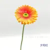 PU Camomila Flor Única Artificial Buquê Flores Artificiais Sala de Estar Mesa de Jantar Enfeite Hotel Casamento Arranjo Floral de Alta Qualidade Fotografia Floricultura