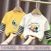 Camiseta de manga longa de algodão puro para meninos, primavera e outono, blusa de outono infantil, novo modelo 2026, base falsa de duas peças para crianças maiores