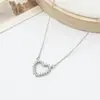 Collar de Moda de Lujo Ligero con Diseño Hueco de Flor de Amor y Mariposa, Cadena para Clavícula de Temperamento Nicho para Mujer, Venta al por Mayor