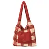 Bolsa de Retazos de Felpa Nueva Otoño e Invierno 2025 Bolso de Hombro a Cuadros Rojo Navideño Bolso Tote Rayado Versátil de Nicho