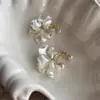 [Mar de Flores de Niebla] Arete Elegante Francés de Flor de Perla Dos Formas de Usar Arete Elegante Hada Mori Plato para Incienso de Mosquitos