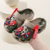Zapatillas de verano para niños, sandalias al por mayor, zapatos de baño antideslizantes para niños y niñas con agujeros para bebés, bonitos dibujos animados para niños