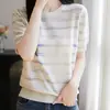 Nueva camiseta de punto de manga corta con cuello redondo de seda helada para primavera y verano, con rayas de bloques de color caladas, top básico estilo coreano para mujer