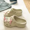 Estilo Dulce FestivoZapatos Perforados de Suela Gruesa para Mujer, Uso al Aire Libre en Verano, Lindo Gato Cereza, Versátiles, Cómodos, Sandalias de Punta Cerrada