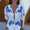 Camisa Casual Suelta de Moda Europea y Americana Nuevo Estilo Primavera y Verano 2024 Cuello en V Estampada con Cordones Mangas de Linterna Corta