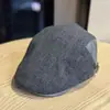 Gorra de visera de cuero vintage para otoño e invierno para hombres y mujeres, gorra de lana de color liso, visera corta estilo británico, gorra de artista que adelgaza la cara