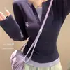Camiseta de Manga Larga Ajustada con Botones, Falsa de Dos Piezas, Color de Contraste en el Hombro Derecho para Mujer, Nueva Camisa Top para Capa Interior Bm, Otoño e Invierno 2025