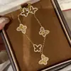 Pulseira de Gelo Triturado Borboleta Estilo Chinês Novo Retro Luxo Leve de Alta Qualidade com Design Vazado, Design Requintado e Sofisticado, Joias Empilháveis