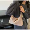 Bolso de Mujer de Moda Transfronterizo, Bolso Retro para Hombro o Axila de Viajero, Bolso Cruzado Retro Versátil Tipo Bollo