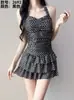 Nasiman 2692 Novo Maiô para Mulheres Adultas, Estilo Saia Peça Única, Decote Halter Sexy, Sem Mangas, Roupa de Banho para Férias de Verão na Praia