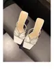 Estilo Nuevo Transfronterizo Europeo y Americano Punta Cuadrada Para Usar Afuera Tacón Delgado de Seda Zapatillas Semiabiertas Zapatos con Pedrería Sandalias de Tacón Alto de Una Correa Venta al por Mayor Tallas Grandes
