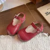 Zapatos Pequeños de Cuero Retro para Niñas 2026 Primavera/Otoño Nuevos Zapatos Mary Jane Punta Redonda Boca Baja Velcro Estilo Universitario Zapatos de Princesa