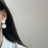 Pendientes de Plata de Ley S925 de Lujo Ligero y Exquisitos con un Estilo Minimalista de Alta Gama para Mujer, Presentando Clavos Pequeños y Sencillos de Flor de Margarita con Baño Galvánico