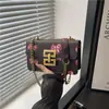 Bolsa Feminina 2025 Novo Estilo Retrô Corrente Pequena Quadrada Feminina Ombro Único Transversal Celular Bolsa Pequena Bolsa Diária para Deslocamento