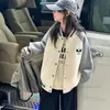 Chaqueta de béisbol para niñas, estilo primavera y otoño, nuevo modelo 2026, con bloques de color y bordado de letras, chaqueta casual estilo coreano para niños mayores
