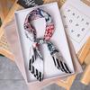 Moda é muito bonito primavera verão outono novo lenço de seda coreano Dongdaemun 70 lenço quadrado pequeno lenço versátil multifuncional