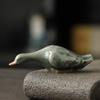 Estatueta de Pato Fofo de Cerâmica Dinâmica em Estilo Chinês, Personalizável, Pode Ser Usada como Pet de Chá de Mesa, Acessório para Cerimônia do Chá e Souvenir
