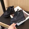 Novas botas Martin infantis, botinhas masculinas, botas de couro retrô estilo britânico para meninas, sapatos de bebê antiderrapantes com sola macia