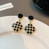 Nuevos Pendientes de Perlas a Cuadros Blancos y Negros para Mujer Primavera y Verano 2026, Estilo Celebridad de Internet, Pendientes de Moda Frescos y Minimalistas para Chicas