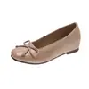 ¡No cansa tus pies! Zapatos planos Mary Jane invisibles que aumentan la altura con lazo, punta cuadrada y apertura poco profunda, perfectos para mujeres bajitas, verano 2026, en rojo