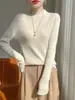 Camiseta base de cuello alto a rayas, una prenda premium lista para usar, suave y amigable con la piel, con rayas verticales que crean un efecto adelgazante, versátil para el uso diario en otoño e invierno, top cómodo
